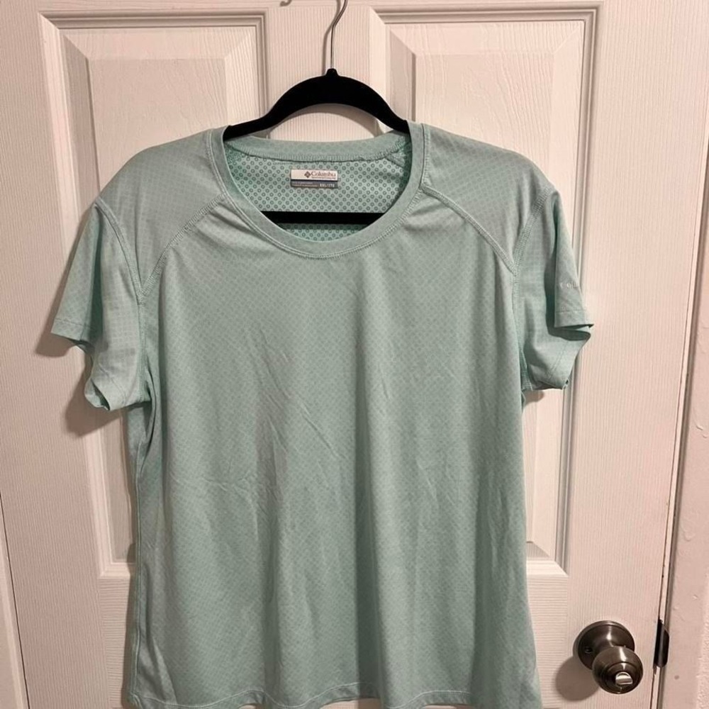 Columbia green sportswear shirt